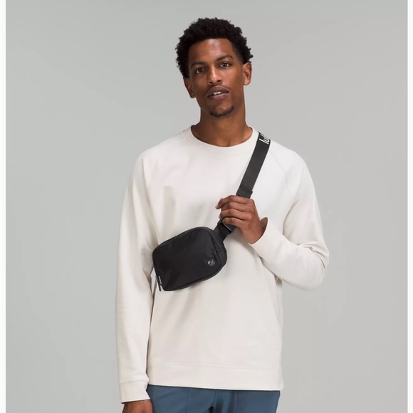 Lululemon Everywhere Belt Bag Wordmark Black - Picture 7 of 12